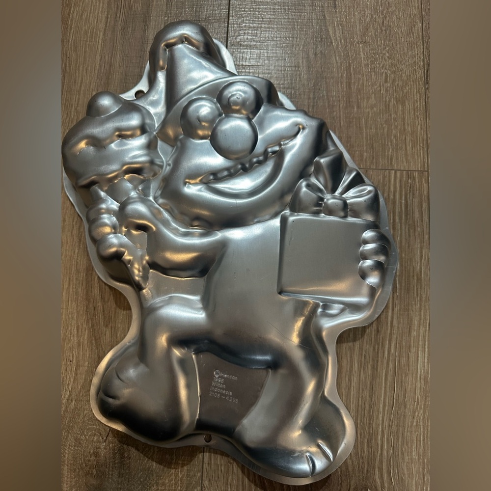 Vintage 1996 Wilton Elmo Cake Pan
